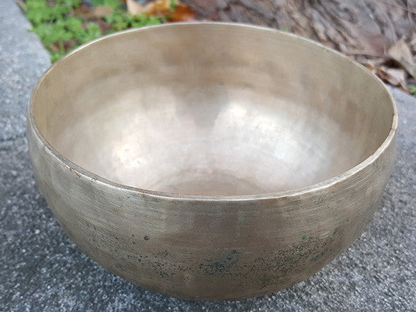 B Crown Chakra Old Tibetan Singing Bowl 6.25"