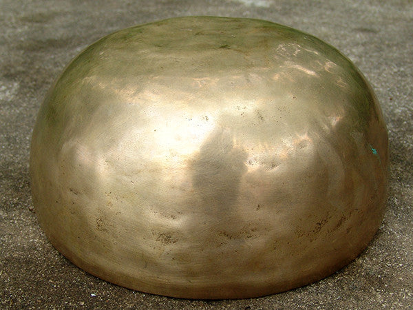 Astonishing D# Sacral Chakra Tibetan Singing Bowl 8.25"