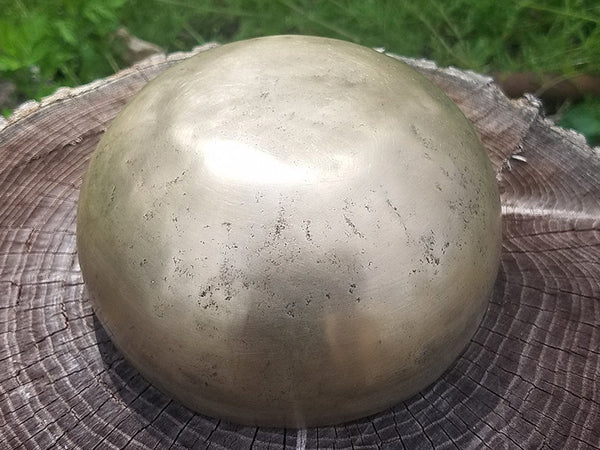 A 3rd Eye Chakra Tibetan Singing Bowl 6"